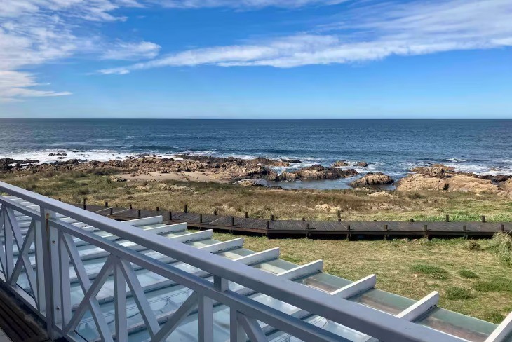 Excelente Penthouse reciclado primera linea frente al mar en Montoya